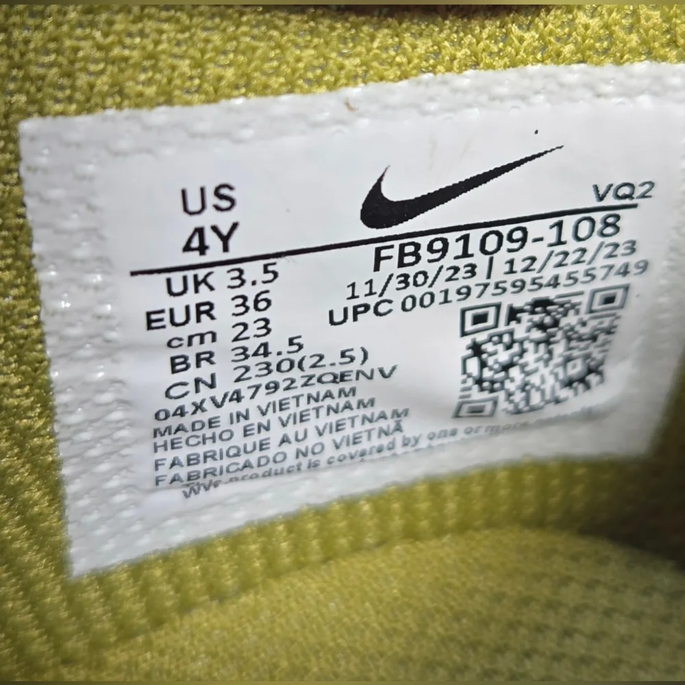 Nike Dunk Low (GS) Size 4Y / 5.5 Womens White/Pacific Moss Brand New FB9109-108